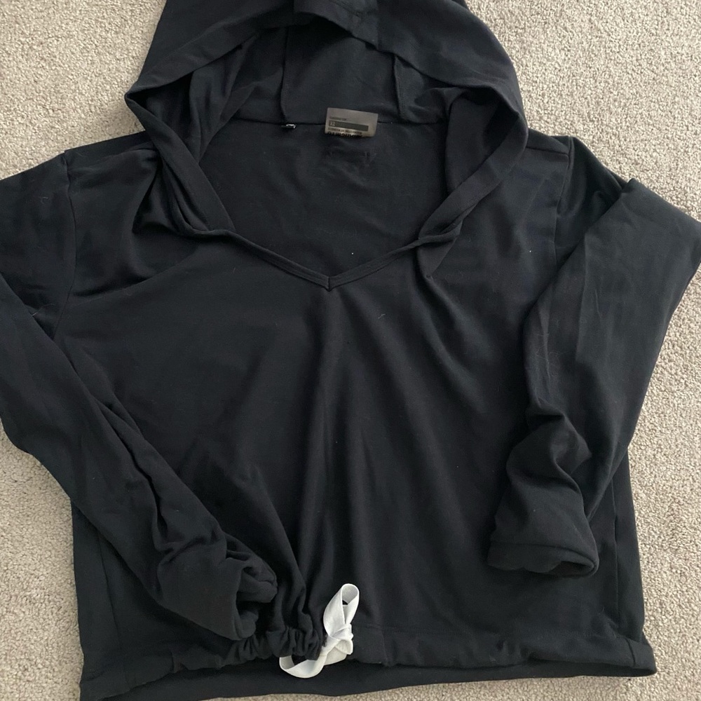 GYMSHARK CROPPED HOODIE